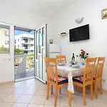 Apartment By The Sea - 20142