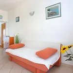 Apartment By The Sea - 20142