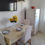 Apartment By The Sea - 20142 *
